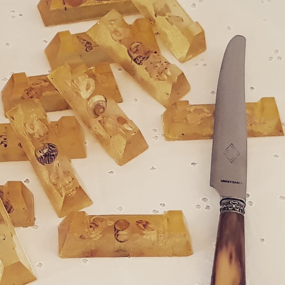 Under bottles and knife doors