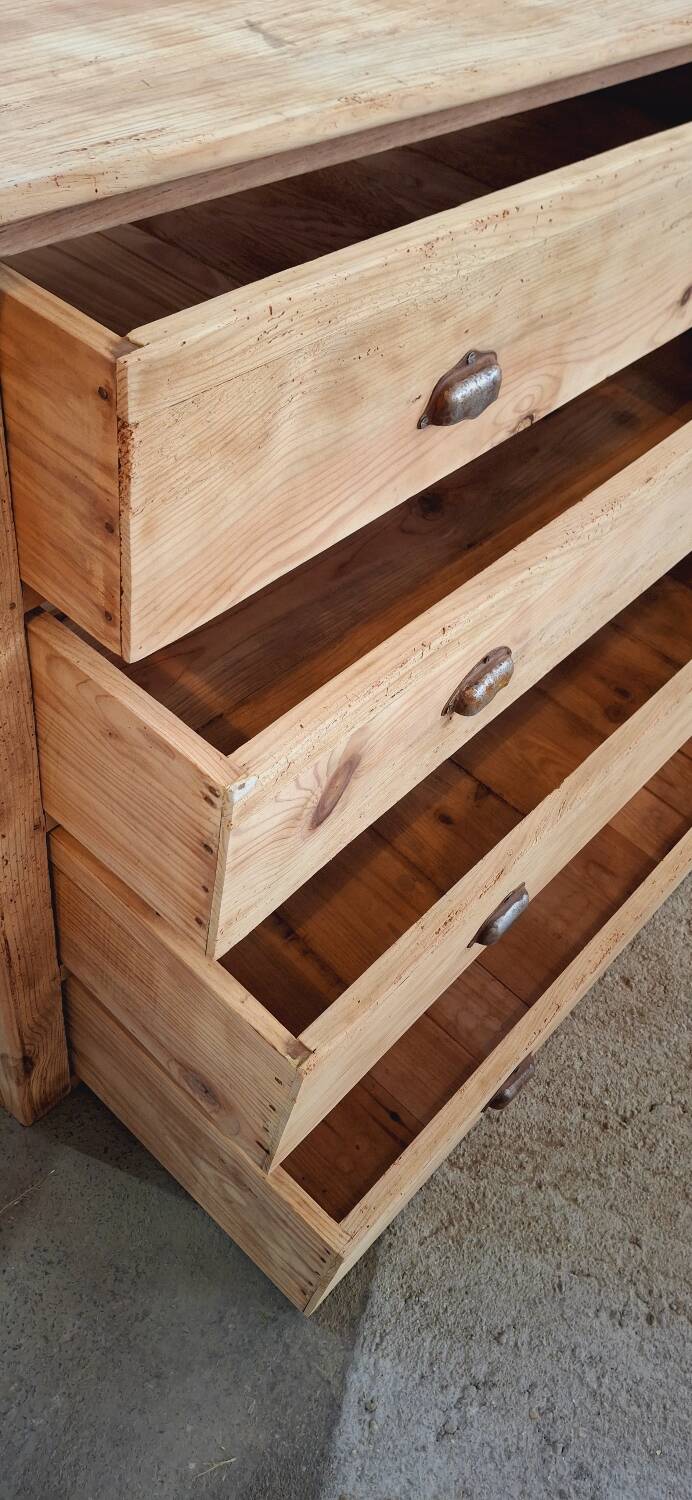 Trade furniture with drawers