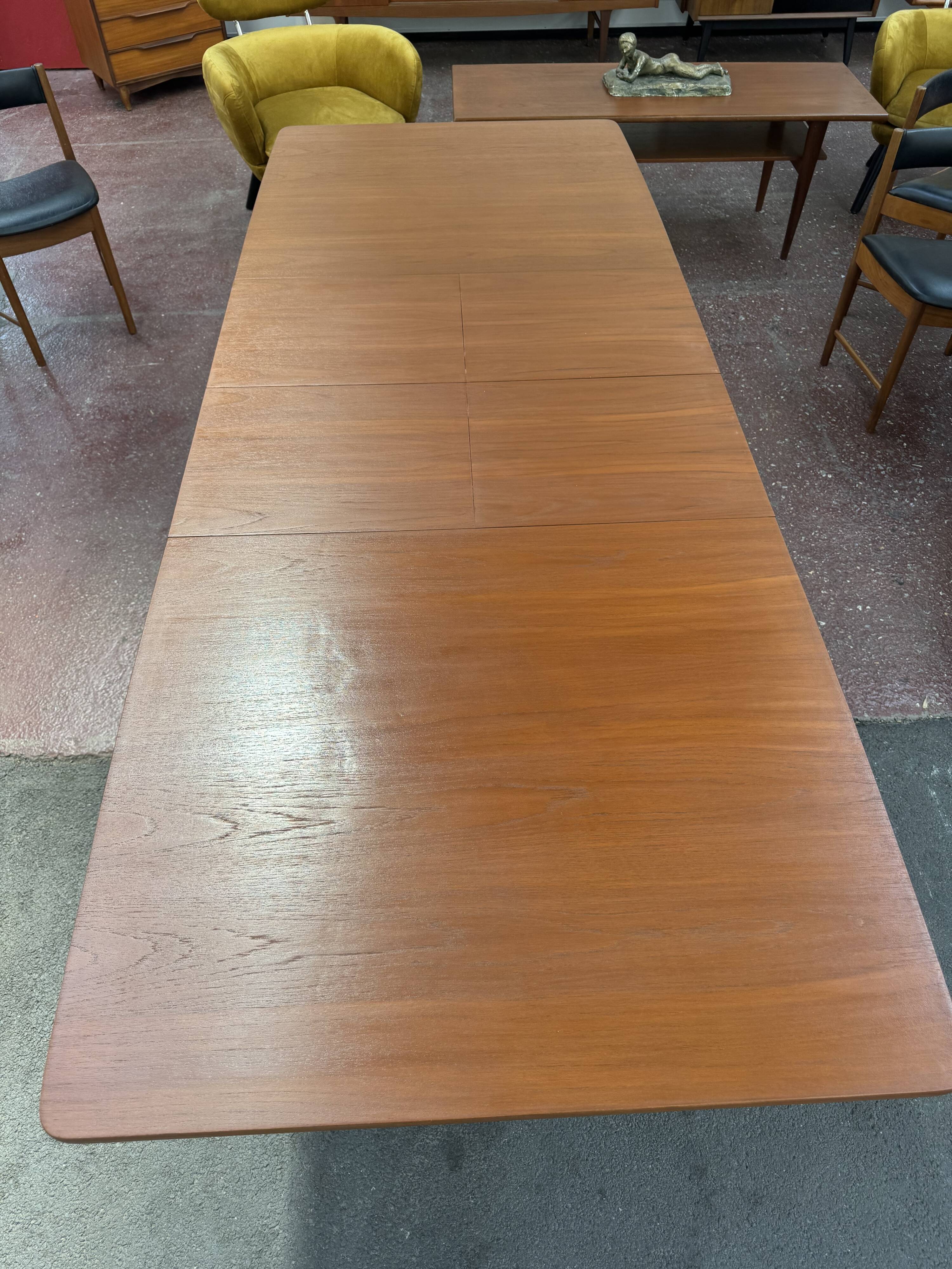 Vintage McIntosh table