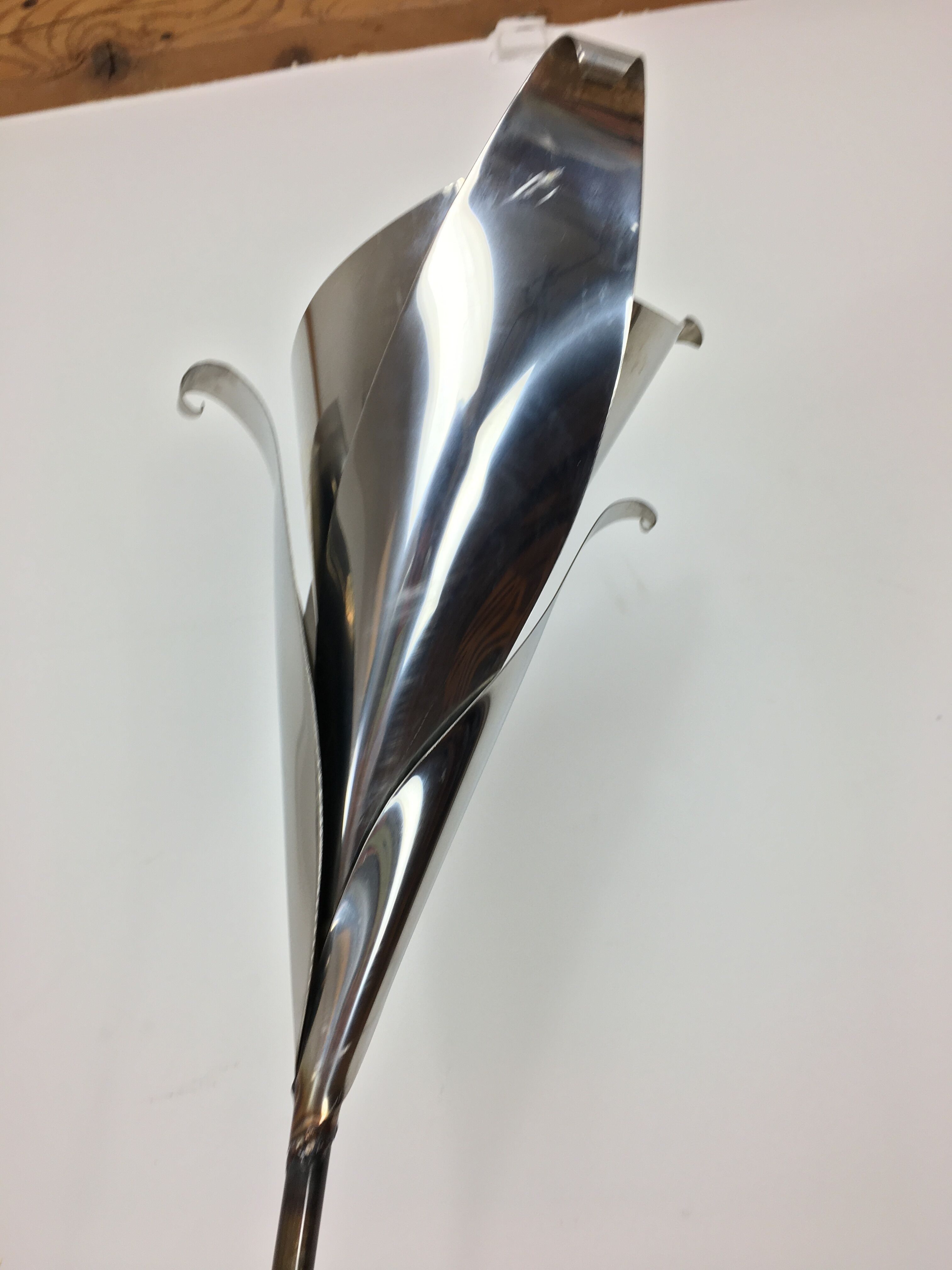 Metallic flower lamppost