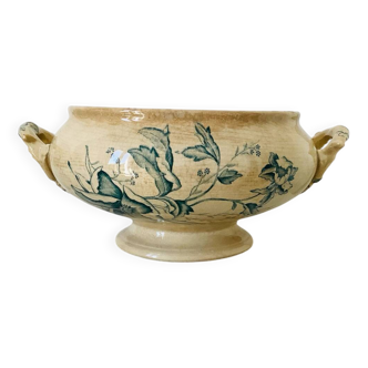 Ironware tureen