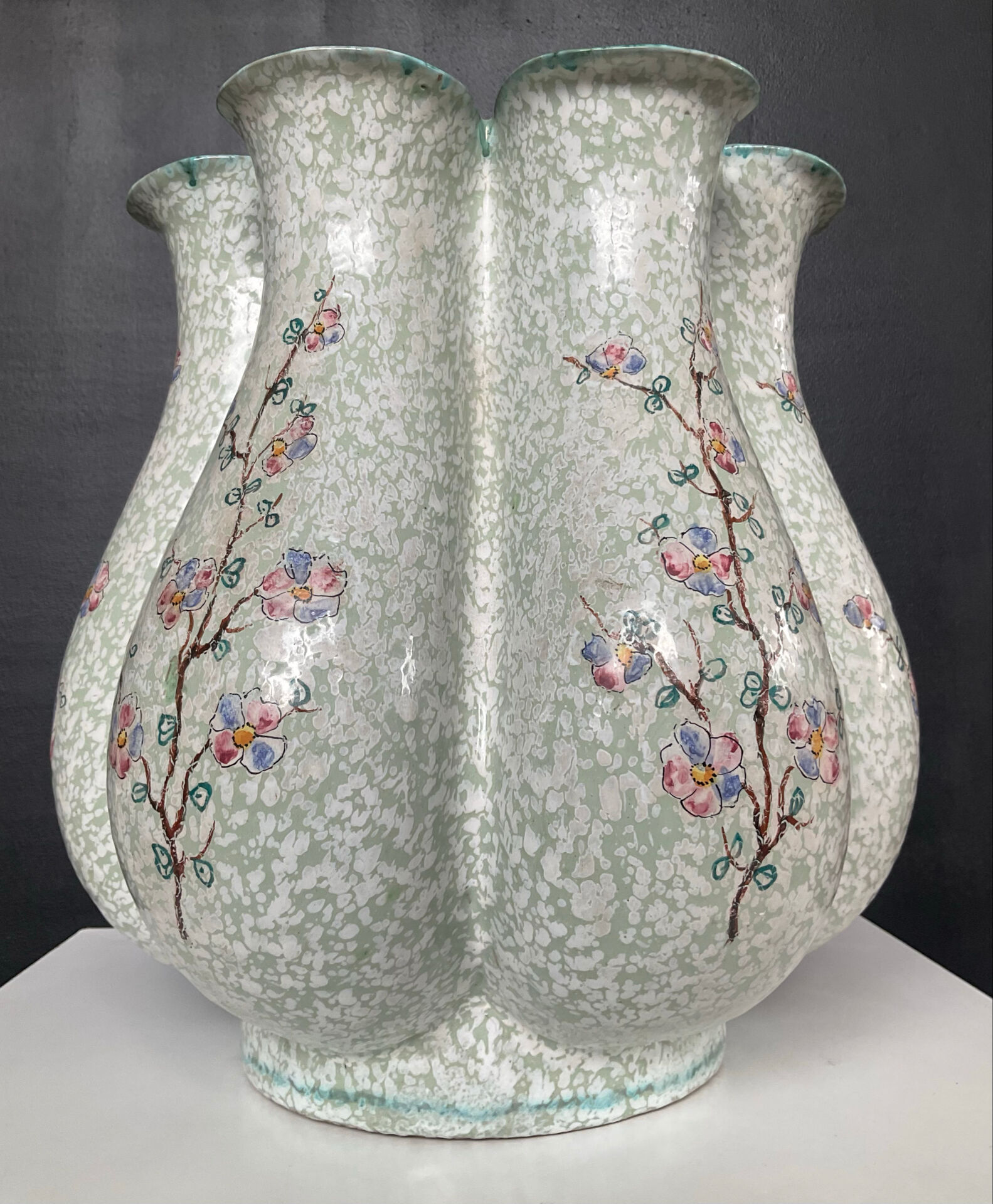 Large Italian polylobed vase by Volpi Deruta from the 1960s-70s.