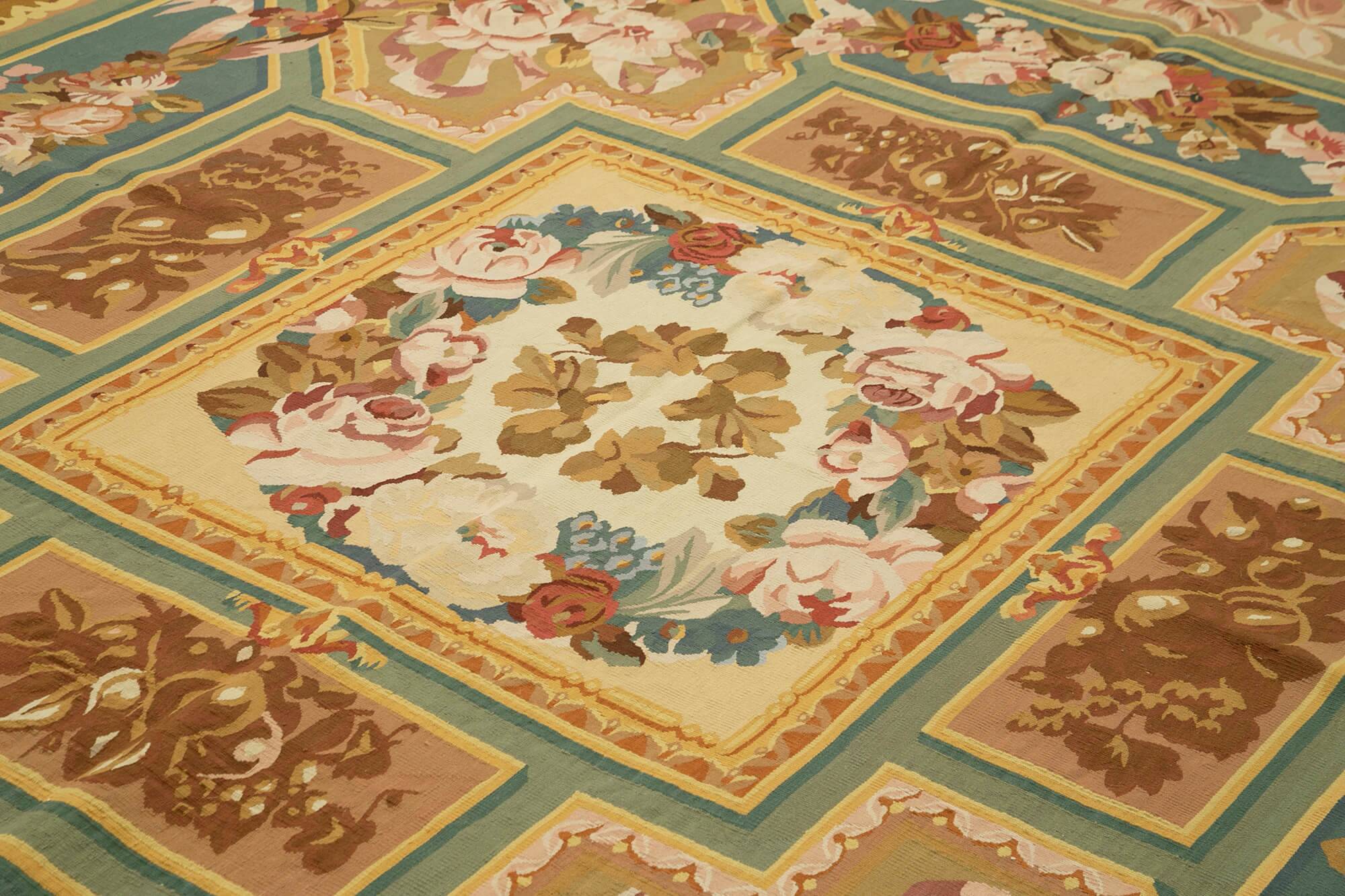 Handmade European Vintage Aubusson Kilim 280 cm x 369 cm