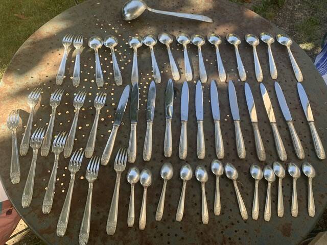 Cutlery set consisting of 49 pieces in silver metal, antique and collector's item