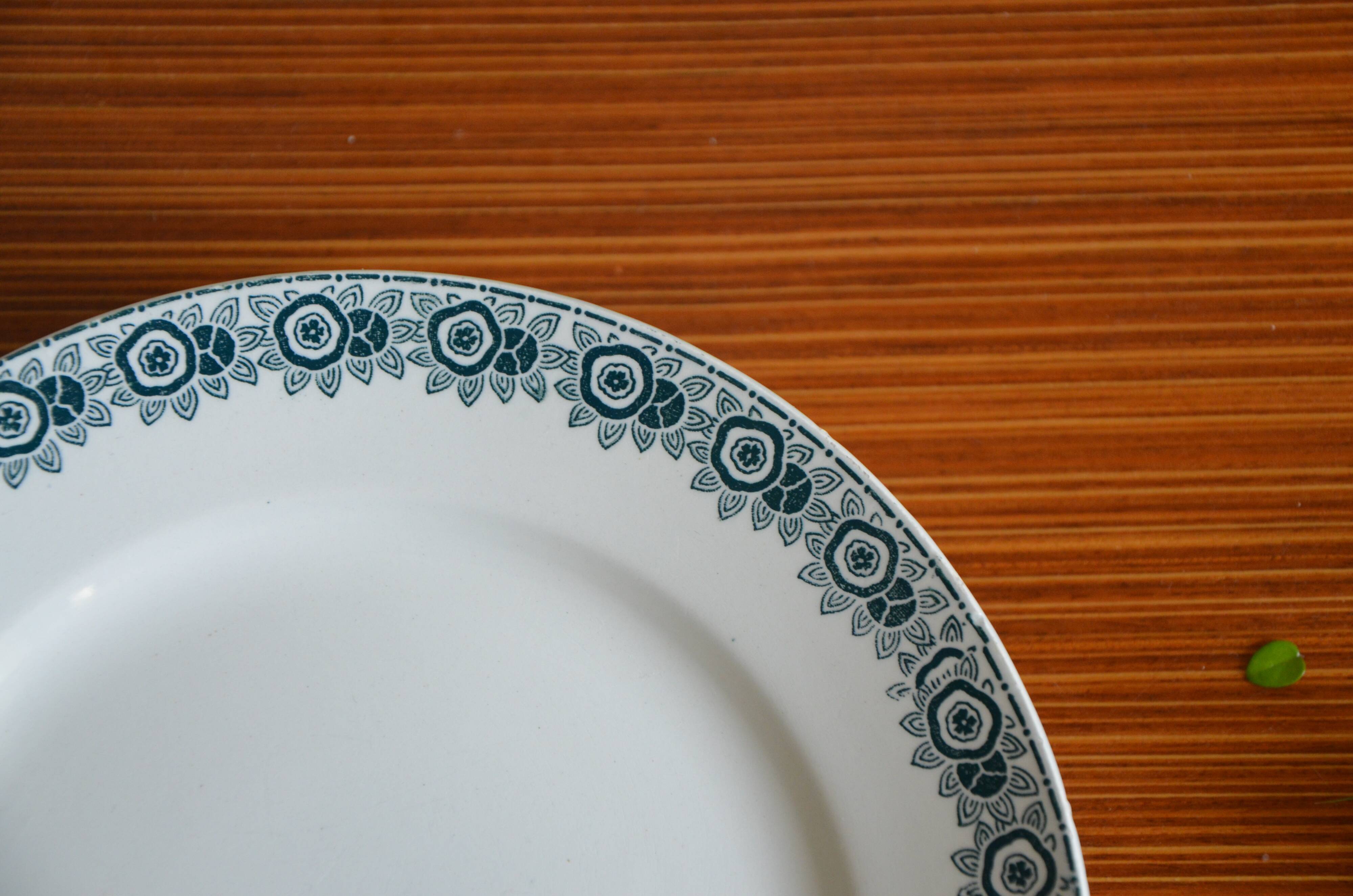 Lot de 8 assiettes Saint Amand, collection Iberia
