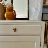 Parisian jam maker/hallway furniture