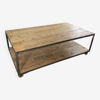 Wood and iron coffee table with 2 trays