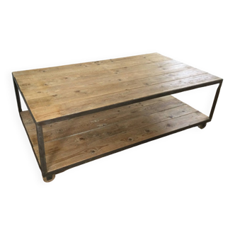 Wood and iron coffee table with 2 trays