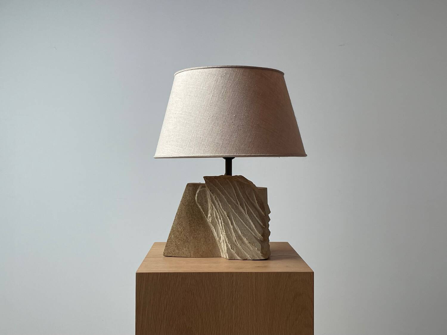 Sculpted stone lamp by Albert Tormos 1970