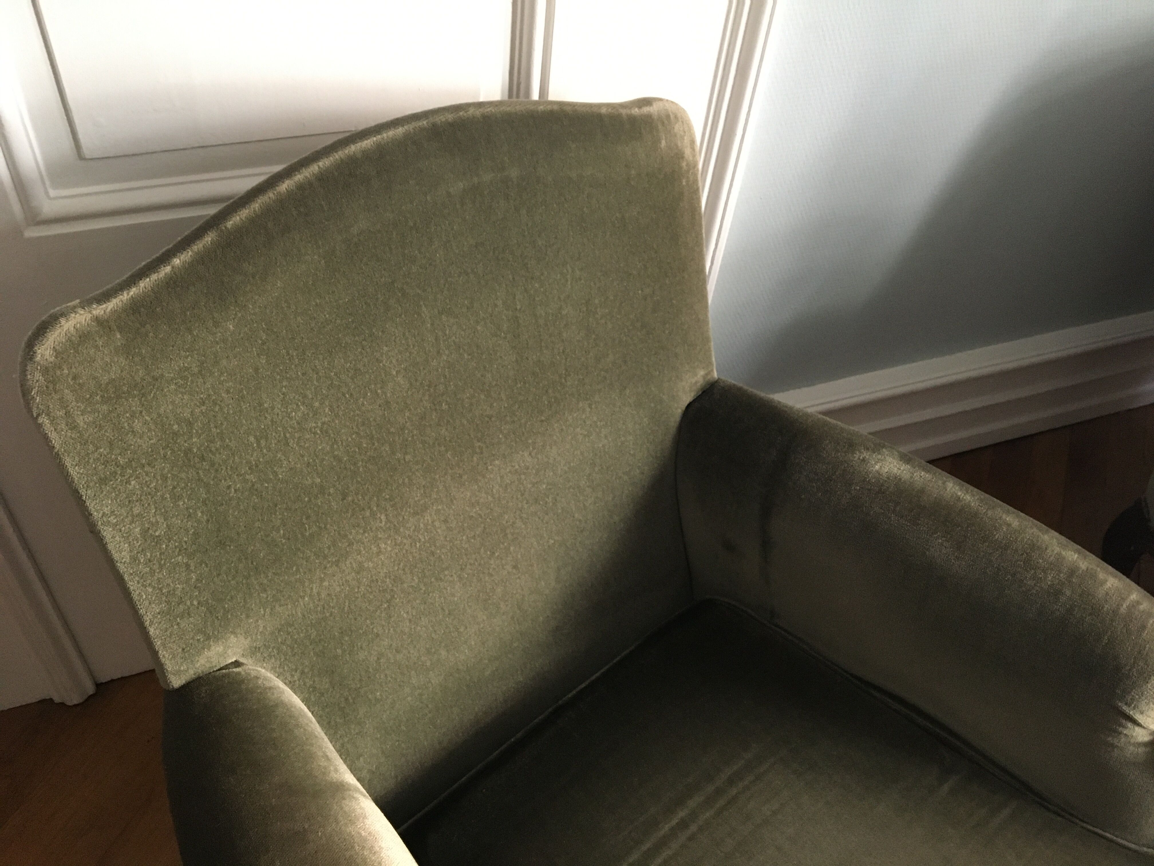 Pair of 2 khaki green velvet armchairs