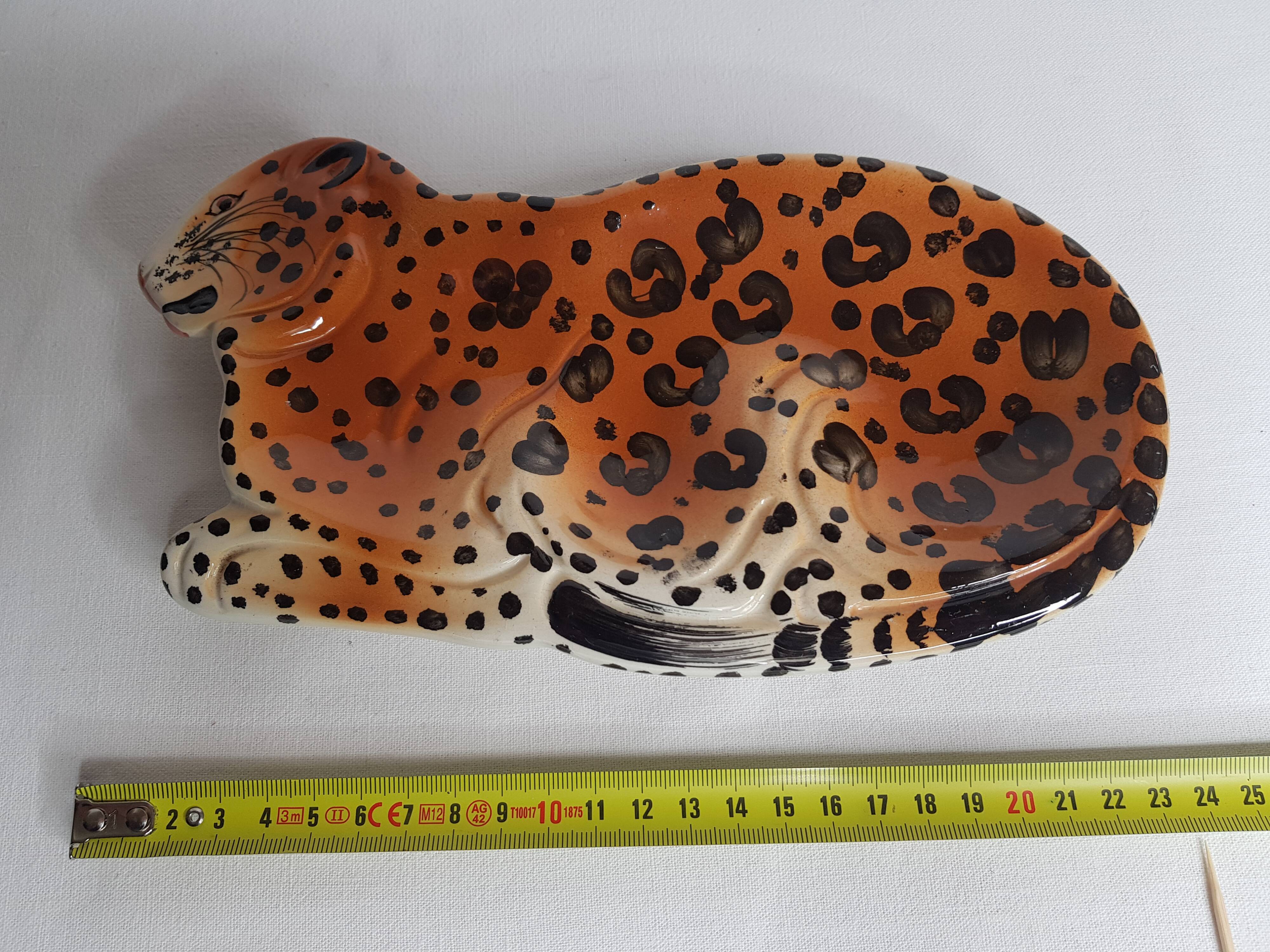 Large empty pocket or leopard-shaped baguier, Italy, 24 cm