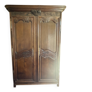Armoire sculptée végétaux