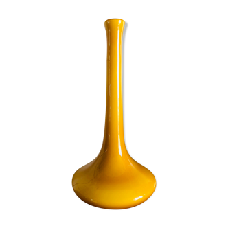 Vase looped soliflore in opaline yellow ochre