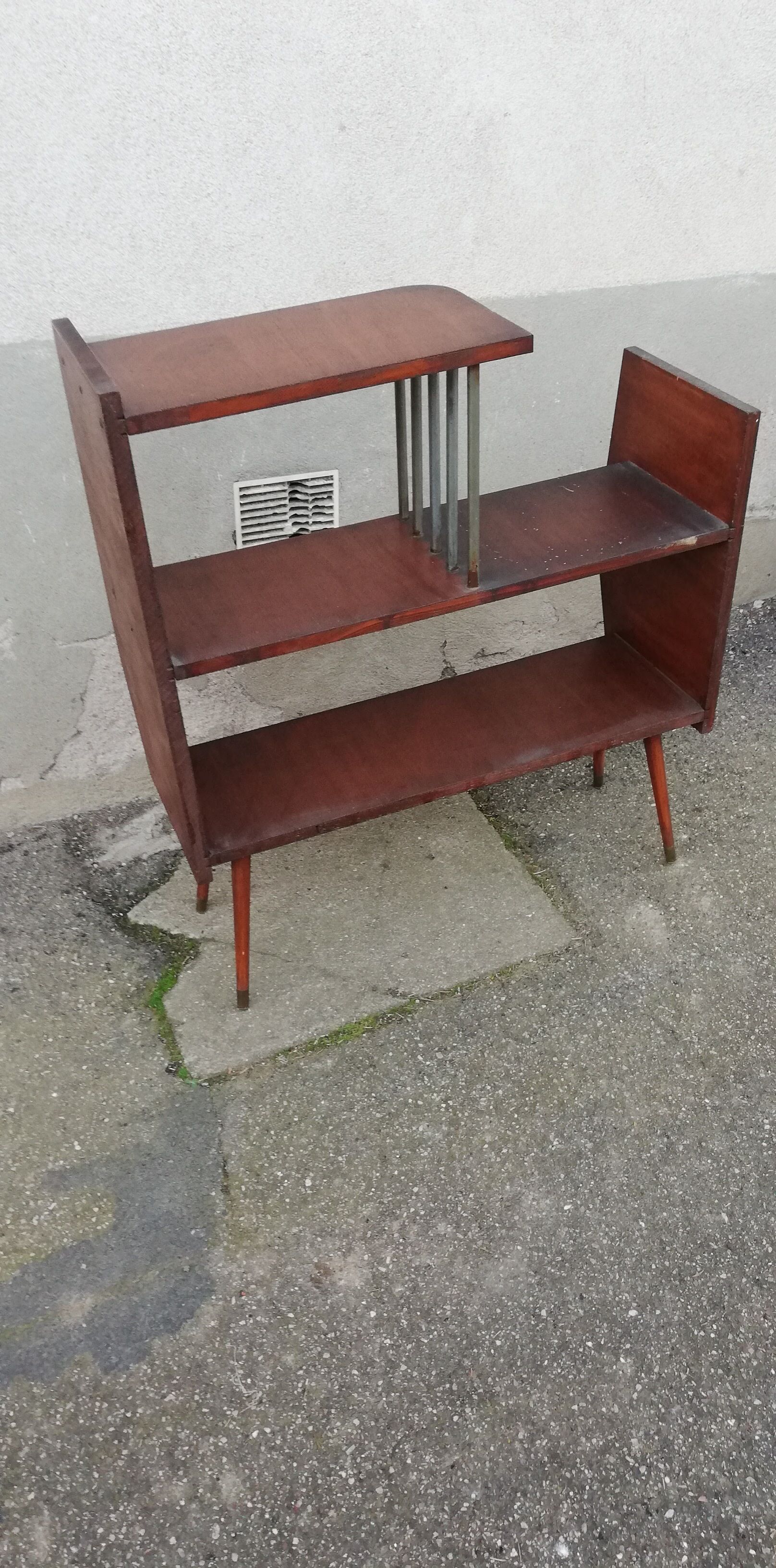 Vintage shelf compass feet