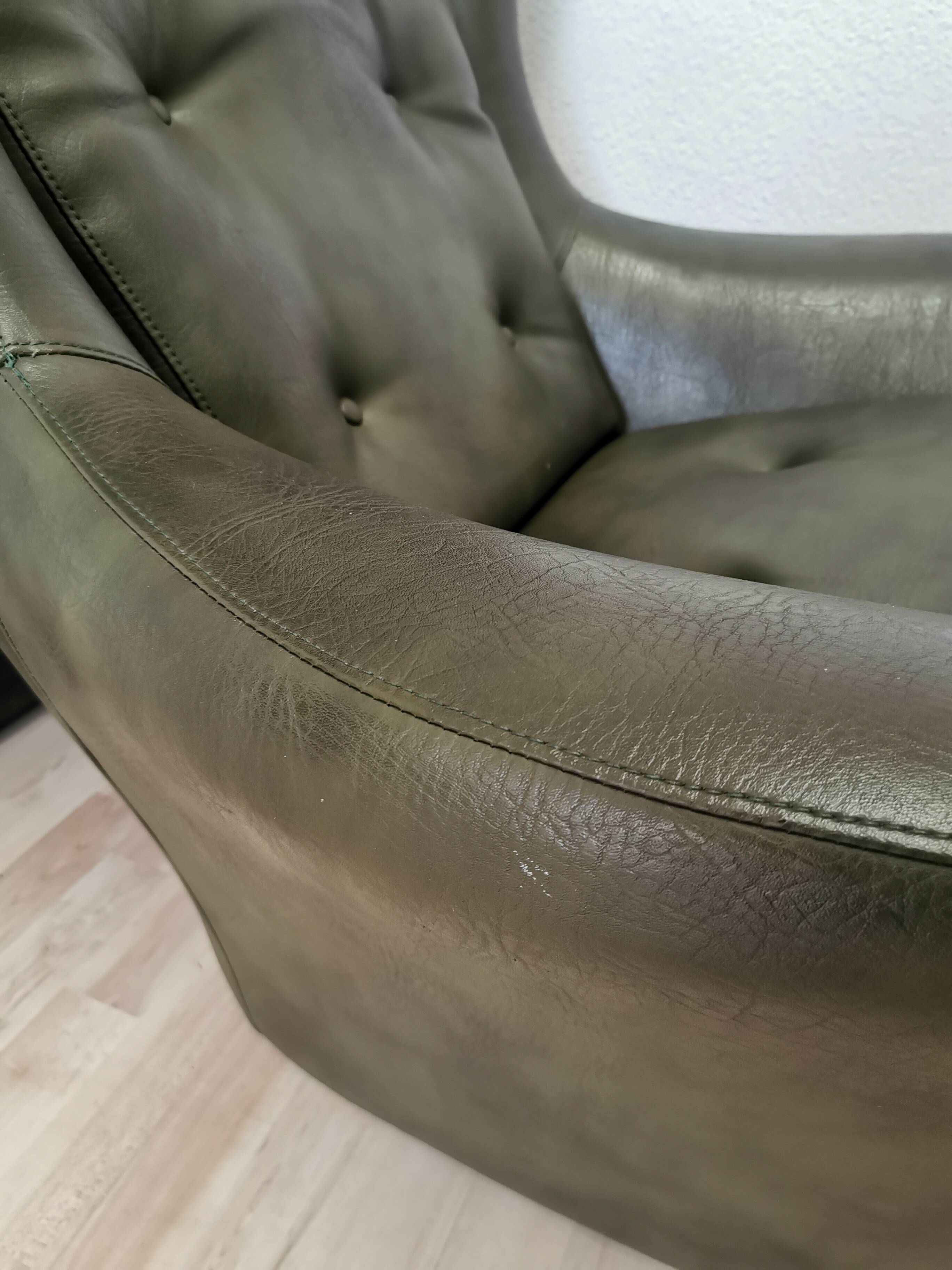 Vintage Dark Green Leather Lounge Armchair: 1970s Scandinavian Style