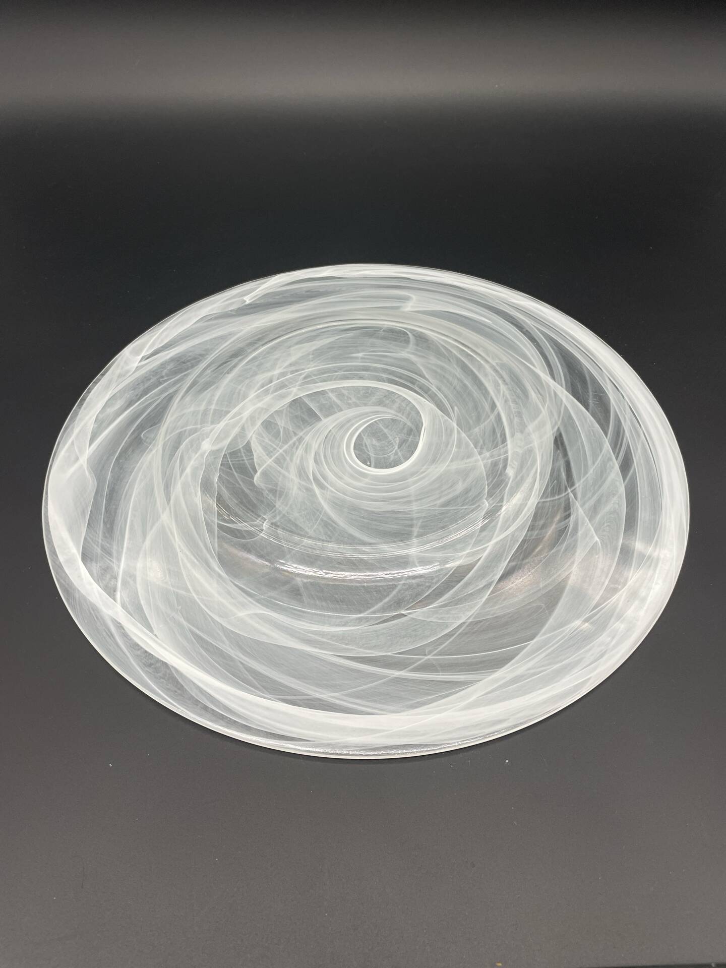 Large glass plate "Smoke Swirls" – white decor, Ø 35 cm