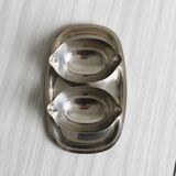 Fixed sauce boats on stainless steel tray