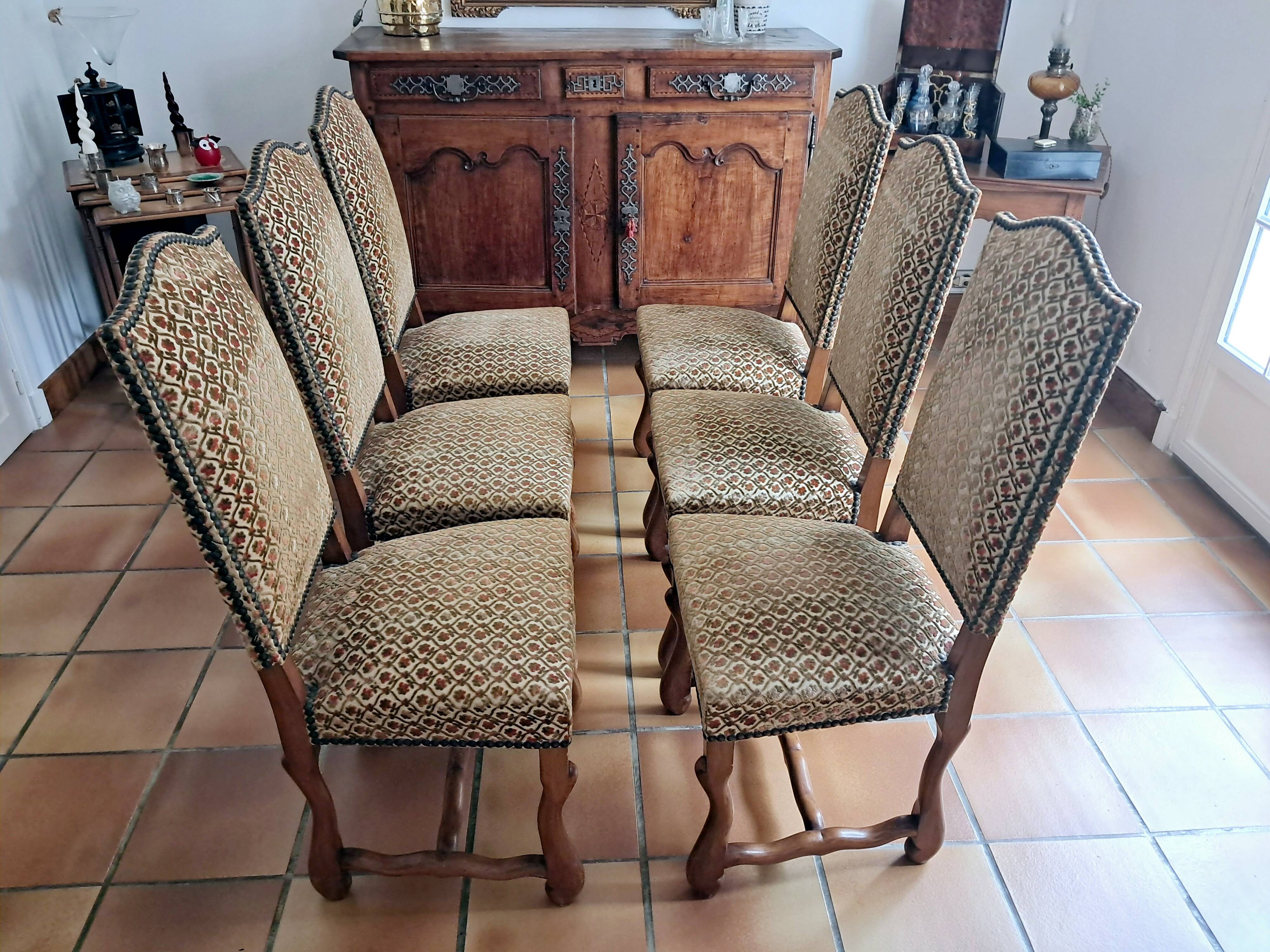 Six French Os De Mouton Style Dining Chairs in Carved Wood