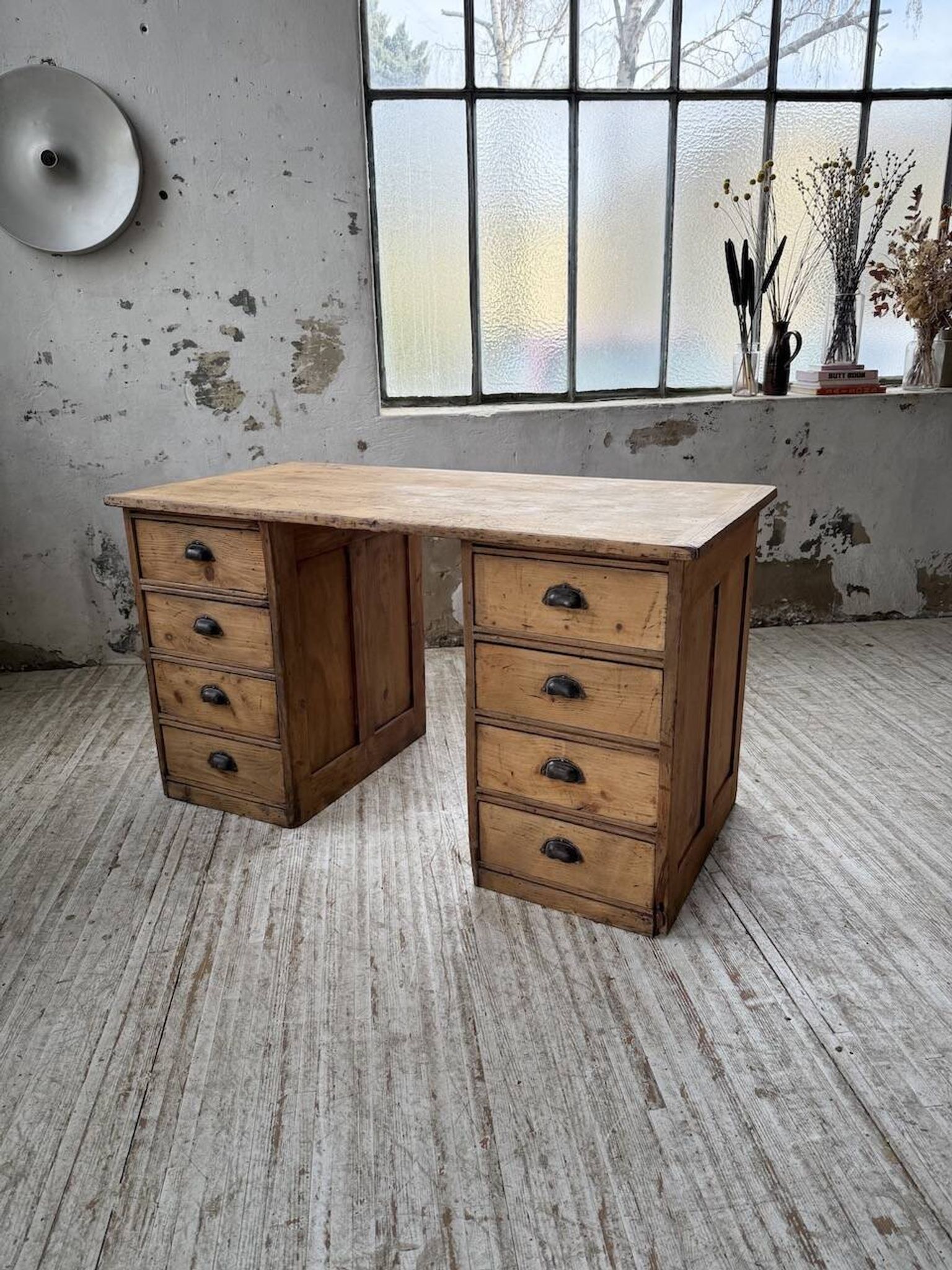 Bureau pin meuble atelier 1950