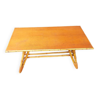 Table basse en rotin pieds compas