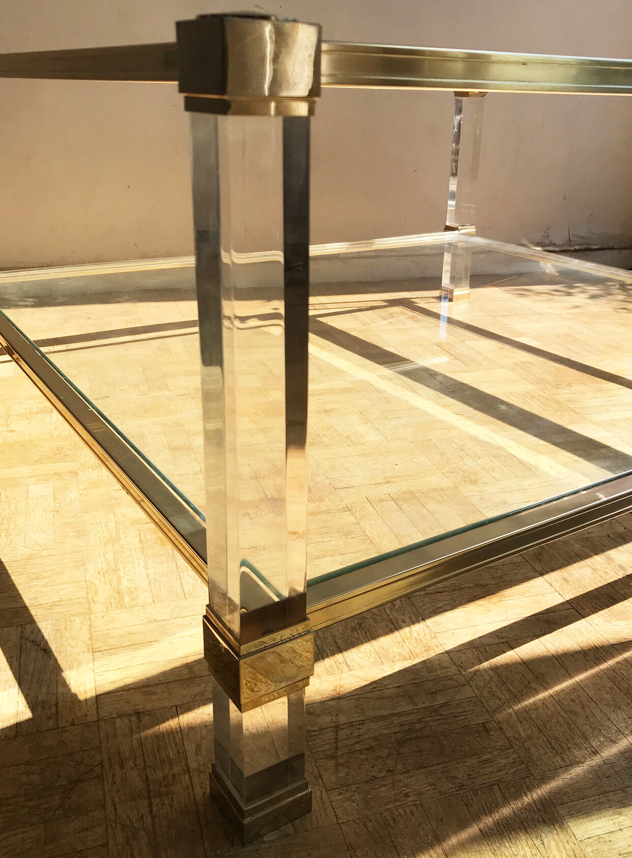 Square plexiglass coffee table, brass and glass Pierre Vandel