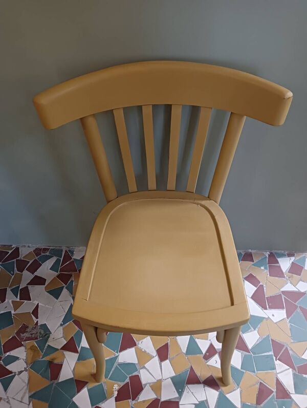 Chaise bistrot jaune moutarde
