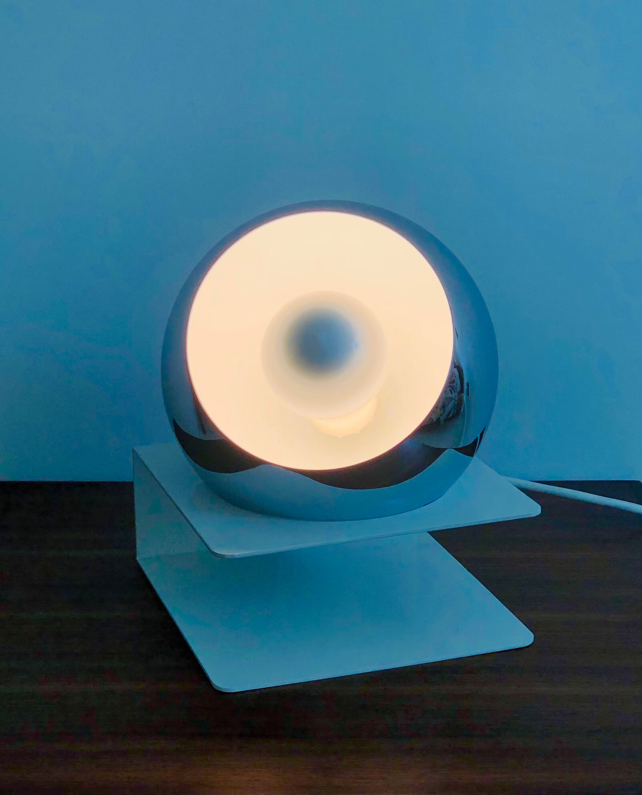 Eyeball table lamp, Italy 1970s