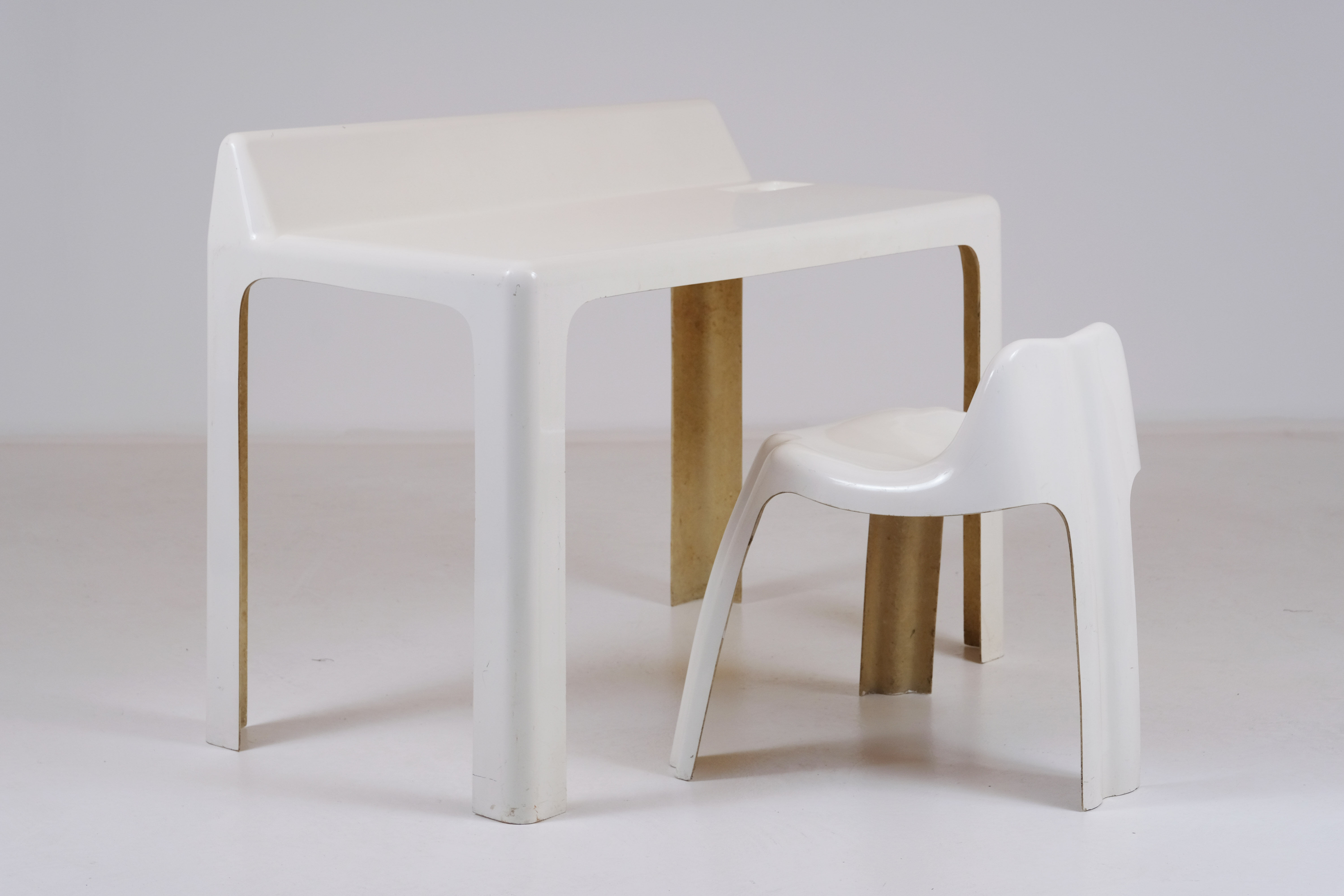 Study" desk and chair set by Patrick Gingembre 1971