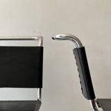 2 B33 chairs in chromed metal and black leather