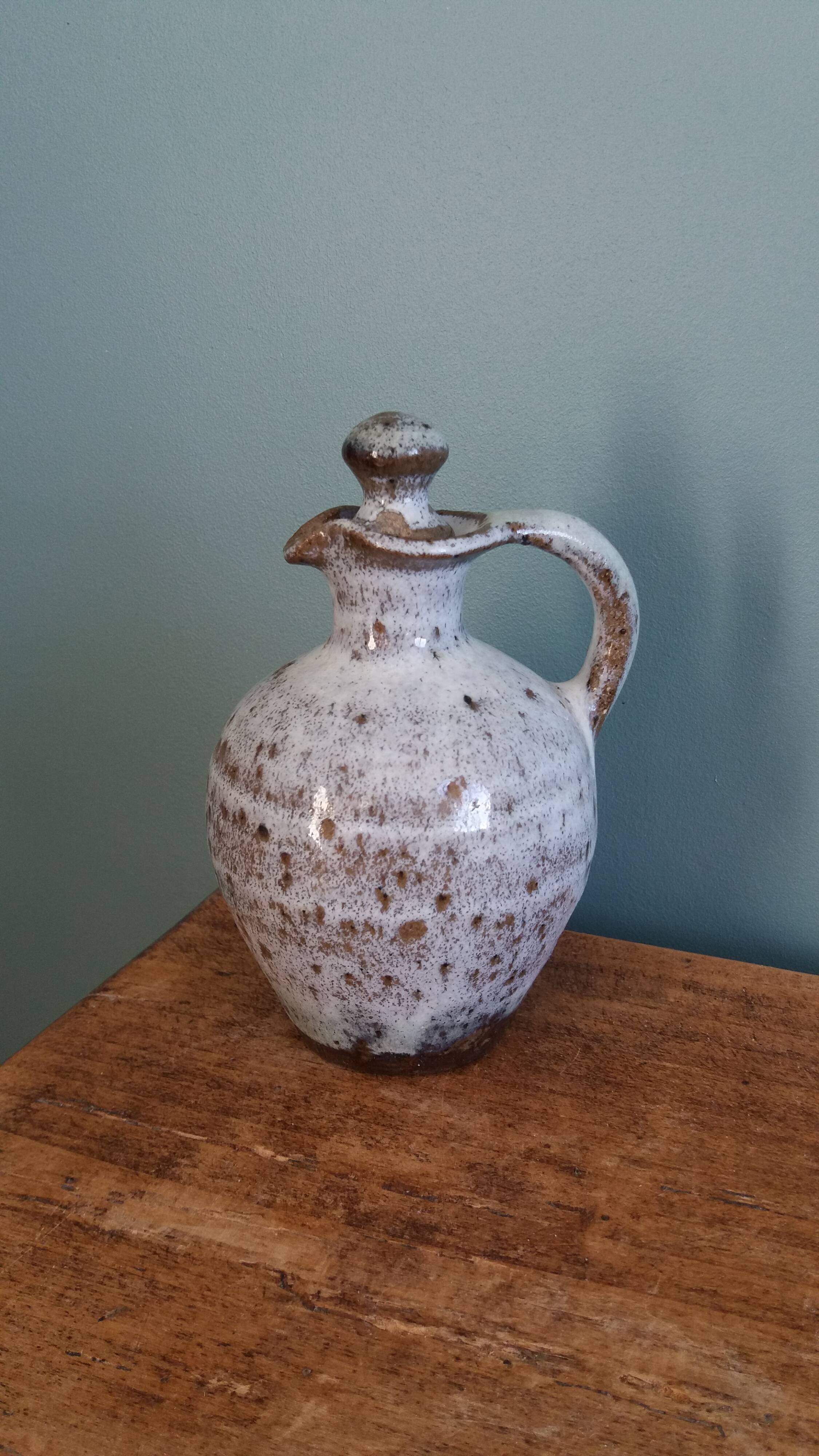 Oil jug in stoneware signed Les poteries de la Vallée Noire