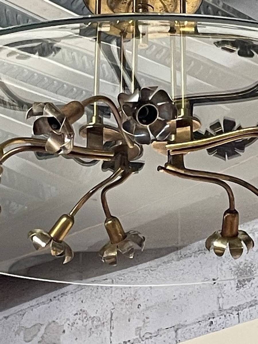 Chandelier in glass and brass attributed to Pietro Chiesa for Fontana Arte, 1940s.