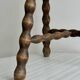 Tabouret ancien tripode en bois sculpté torsadé