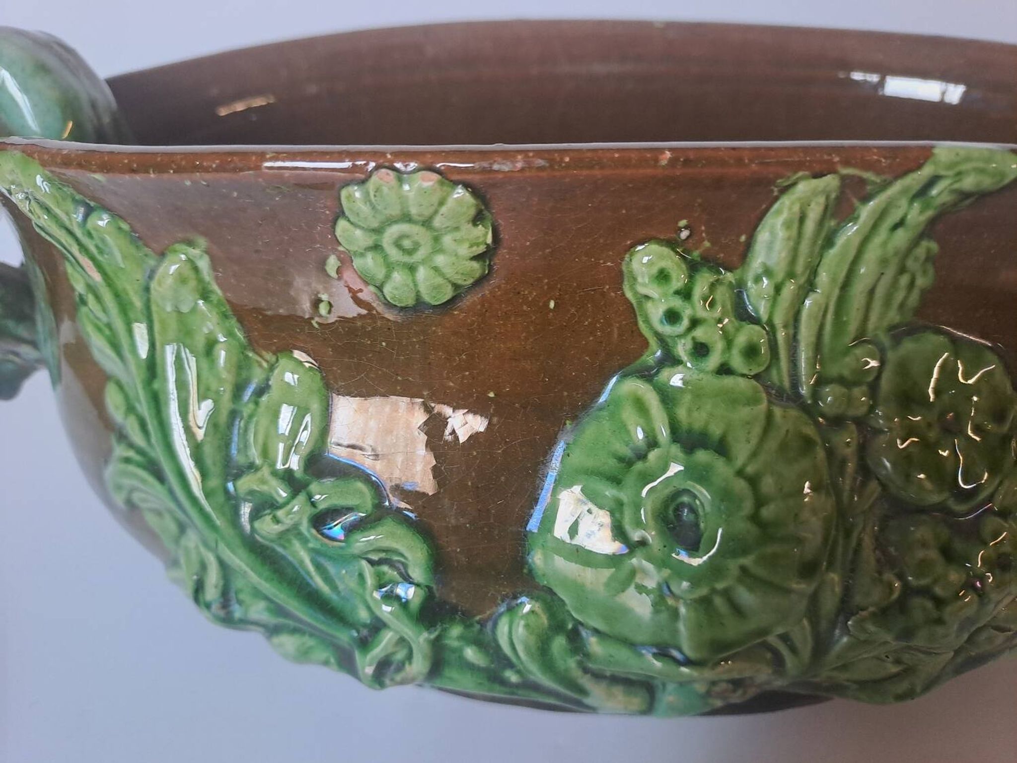 Jardinière en barbotine