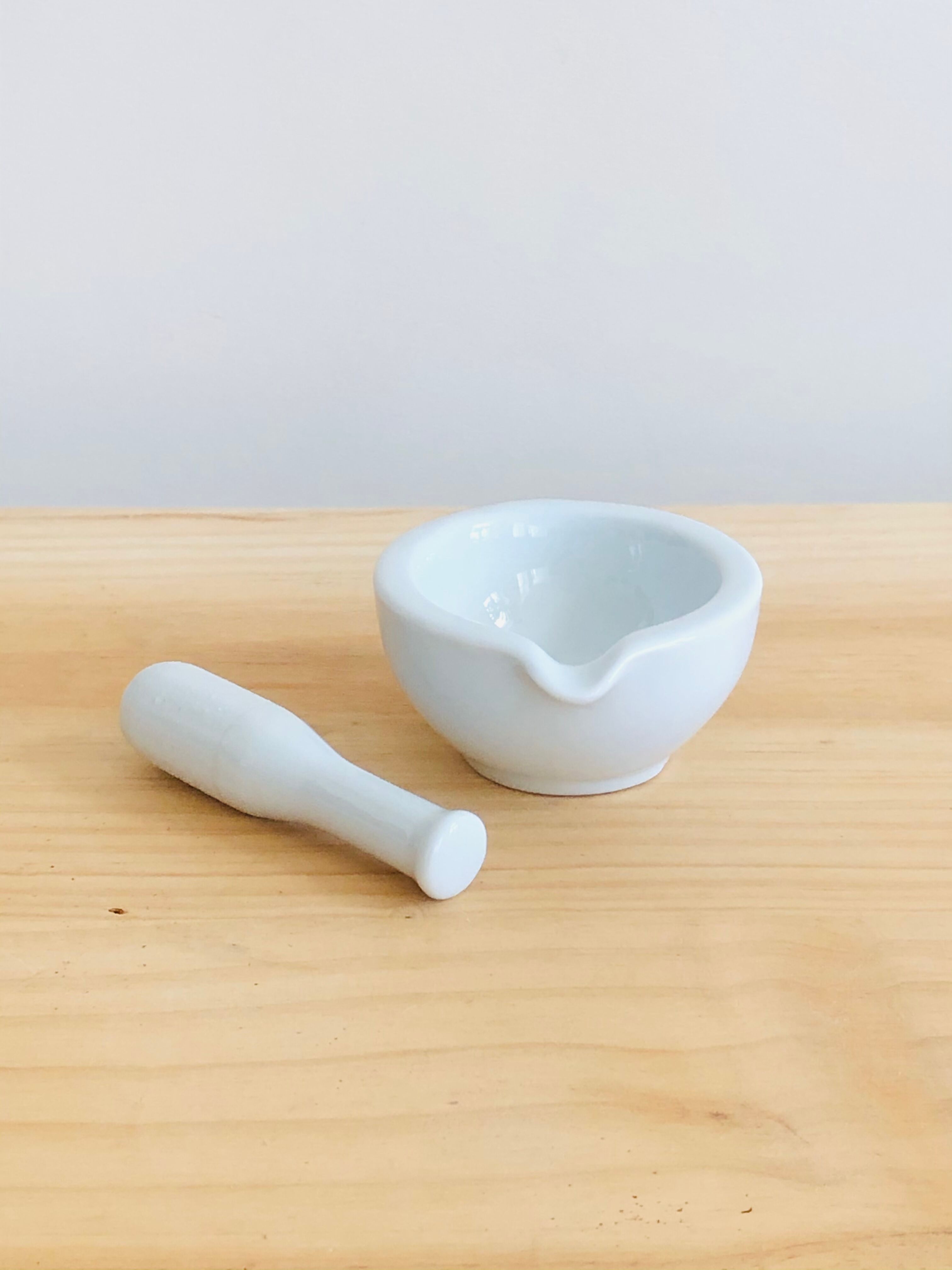 Mortier et pilon en porcelaine D8cm