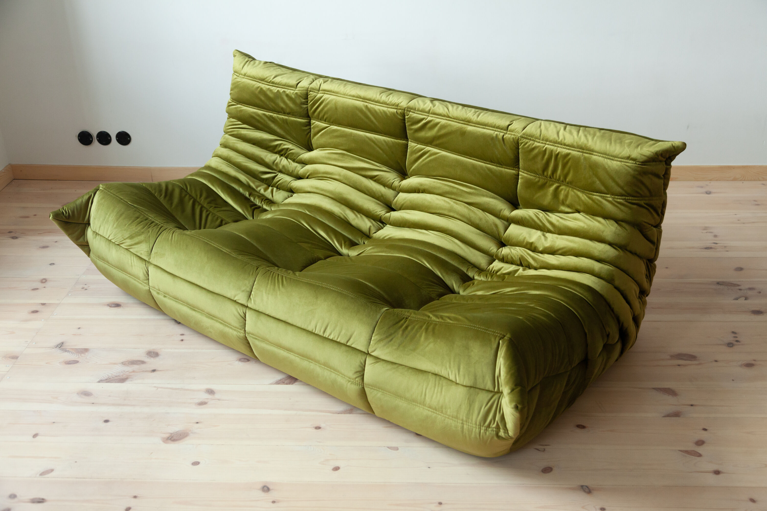 Togo sofa set model designed by Michel Ducaroy 1973