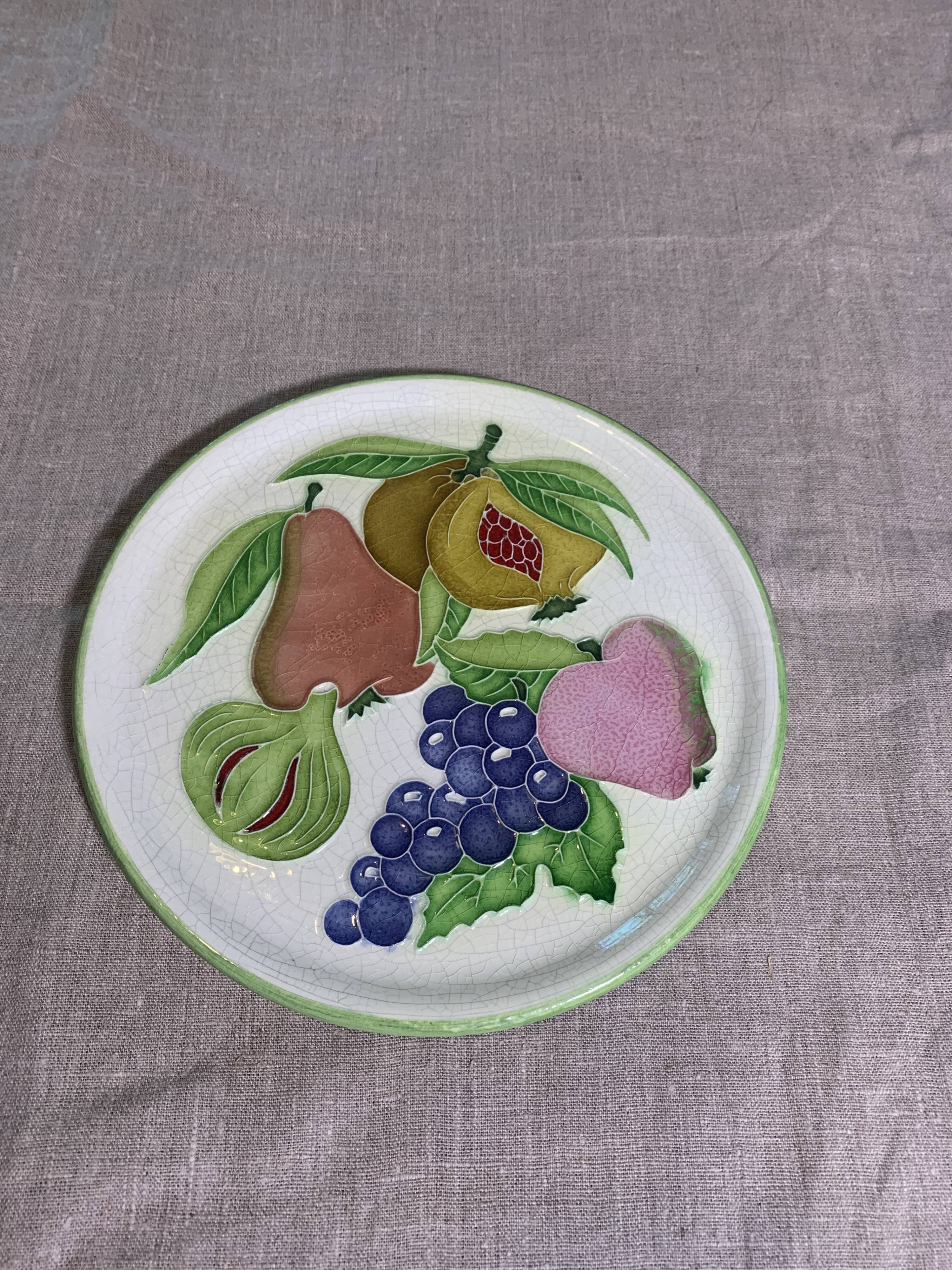 Decorative hanging plate, fruit model, in glazed ceramic