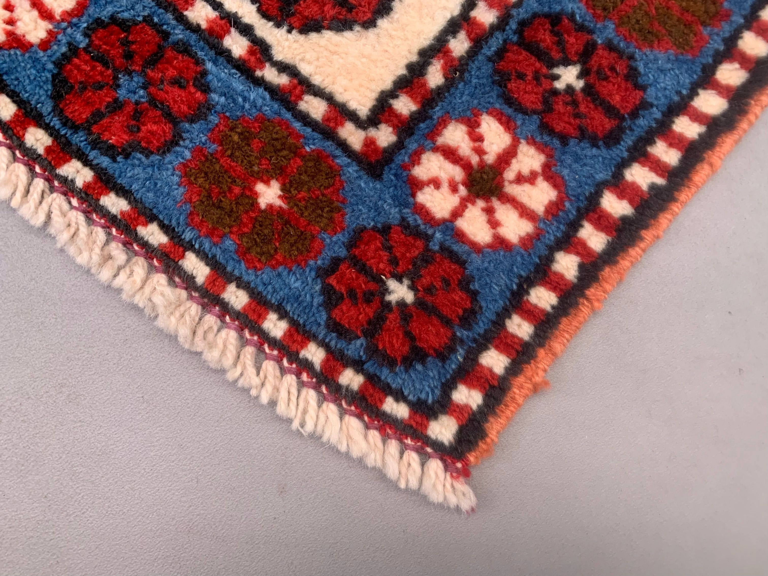 Old turkish kazak rug 129x91 cm vintage tribal carpet, red and blue large