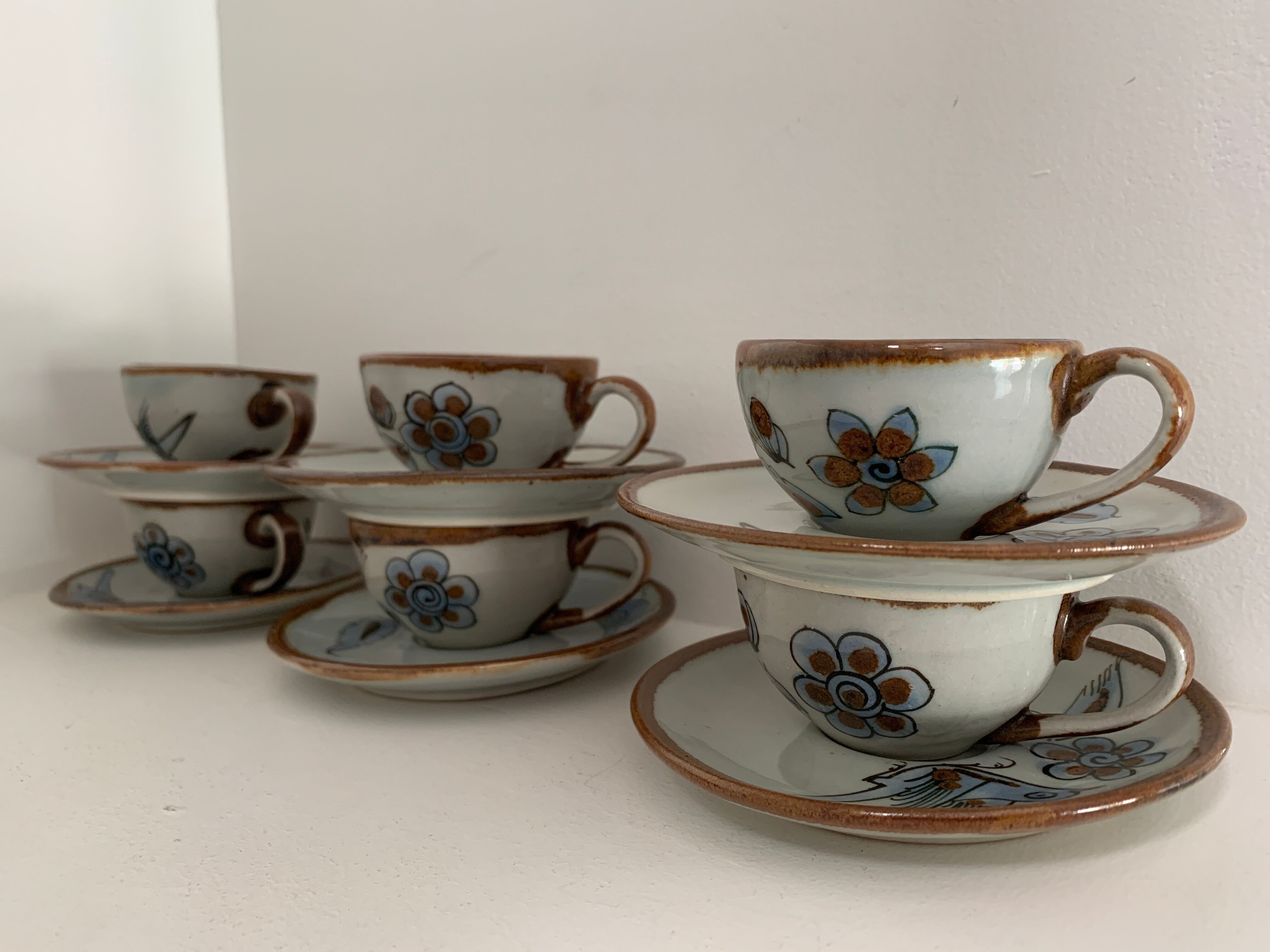 6 ceramic cups Ken Edwards, Tonala, Mexico, with sub cups and sugar