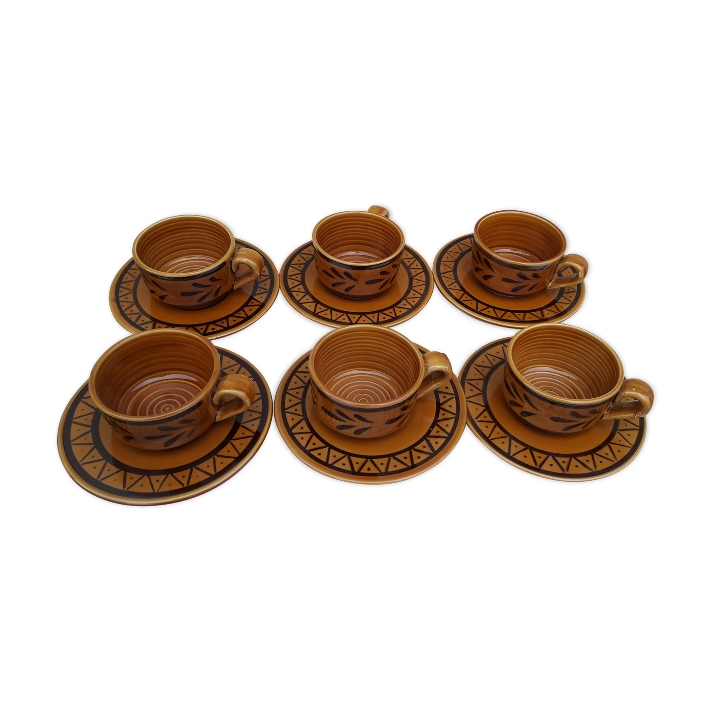 6 coffee cups with Argoat Gourin ceramic saucer