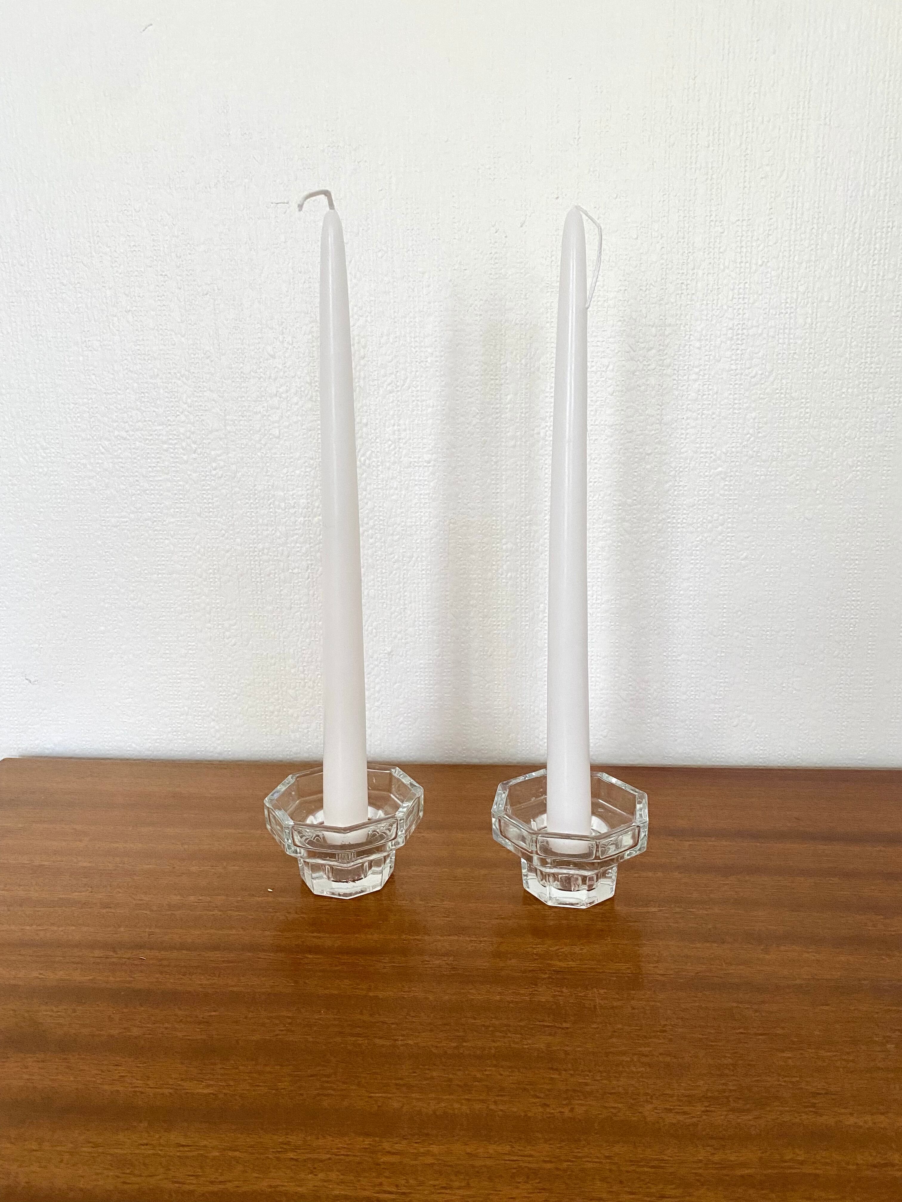 Bougeoirs en verre ciselé ancien