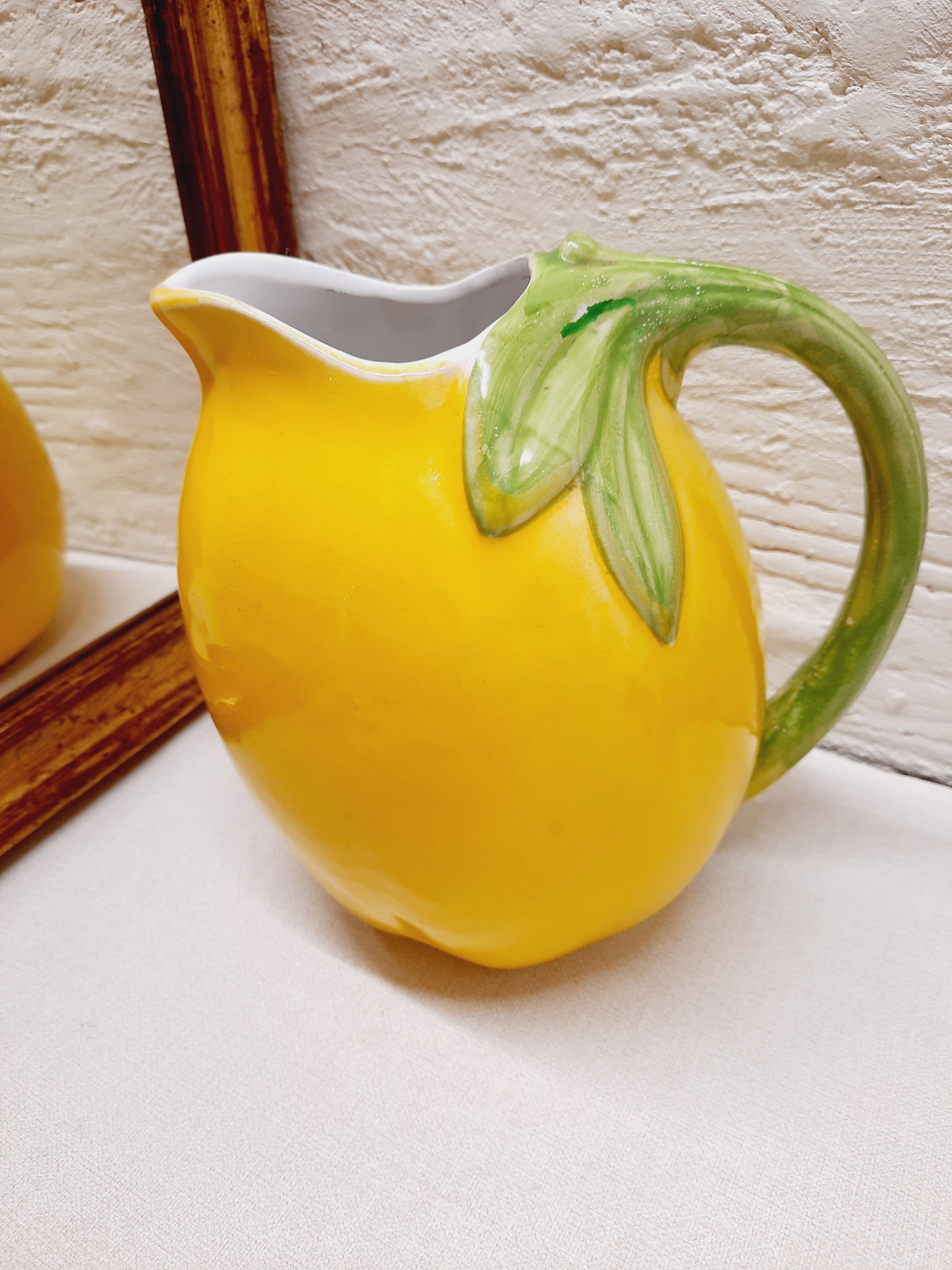 Lemon pitcher