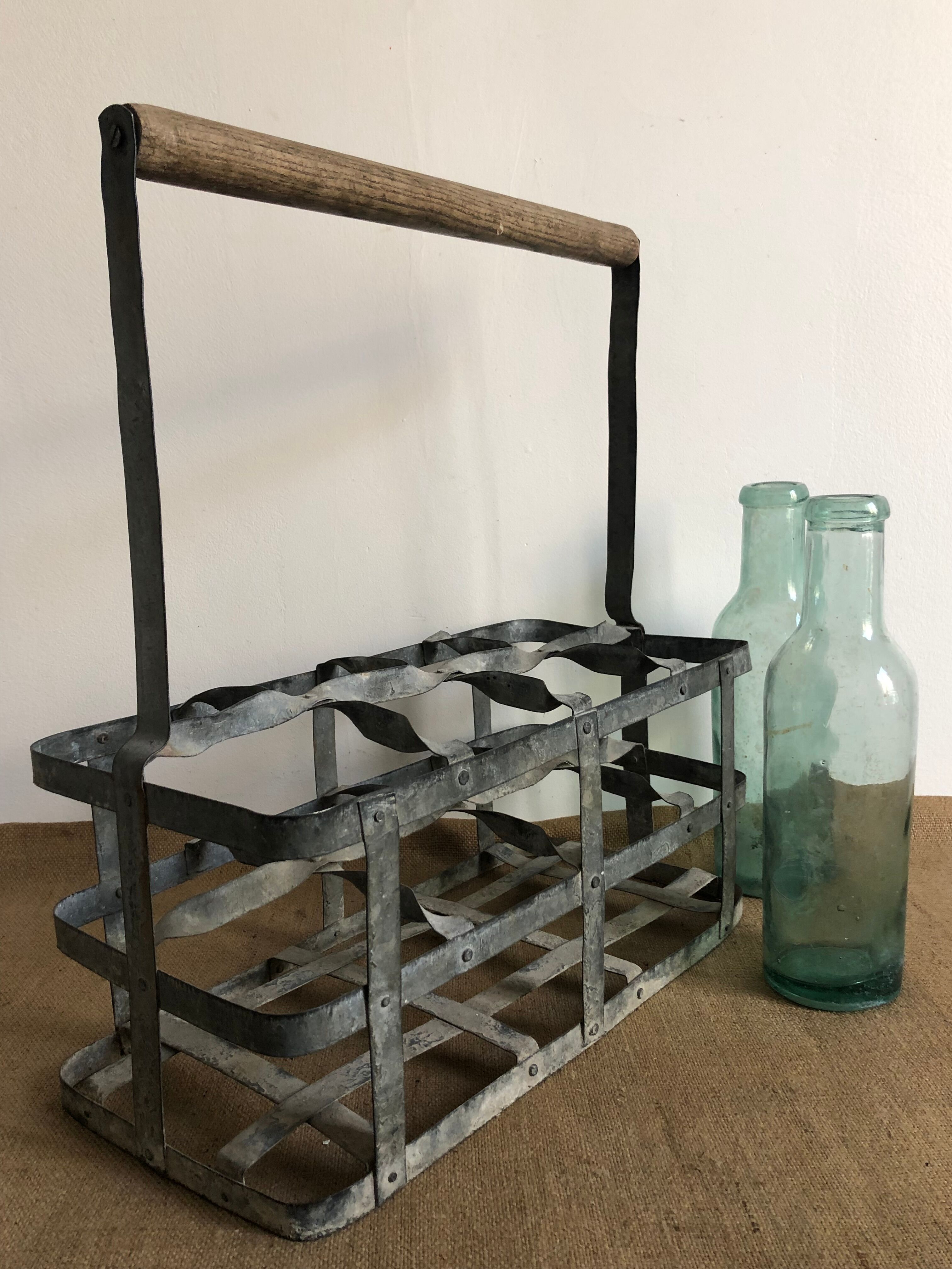 8-hole bottle holder, zinc and wood