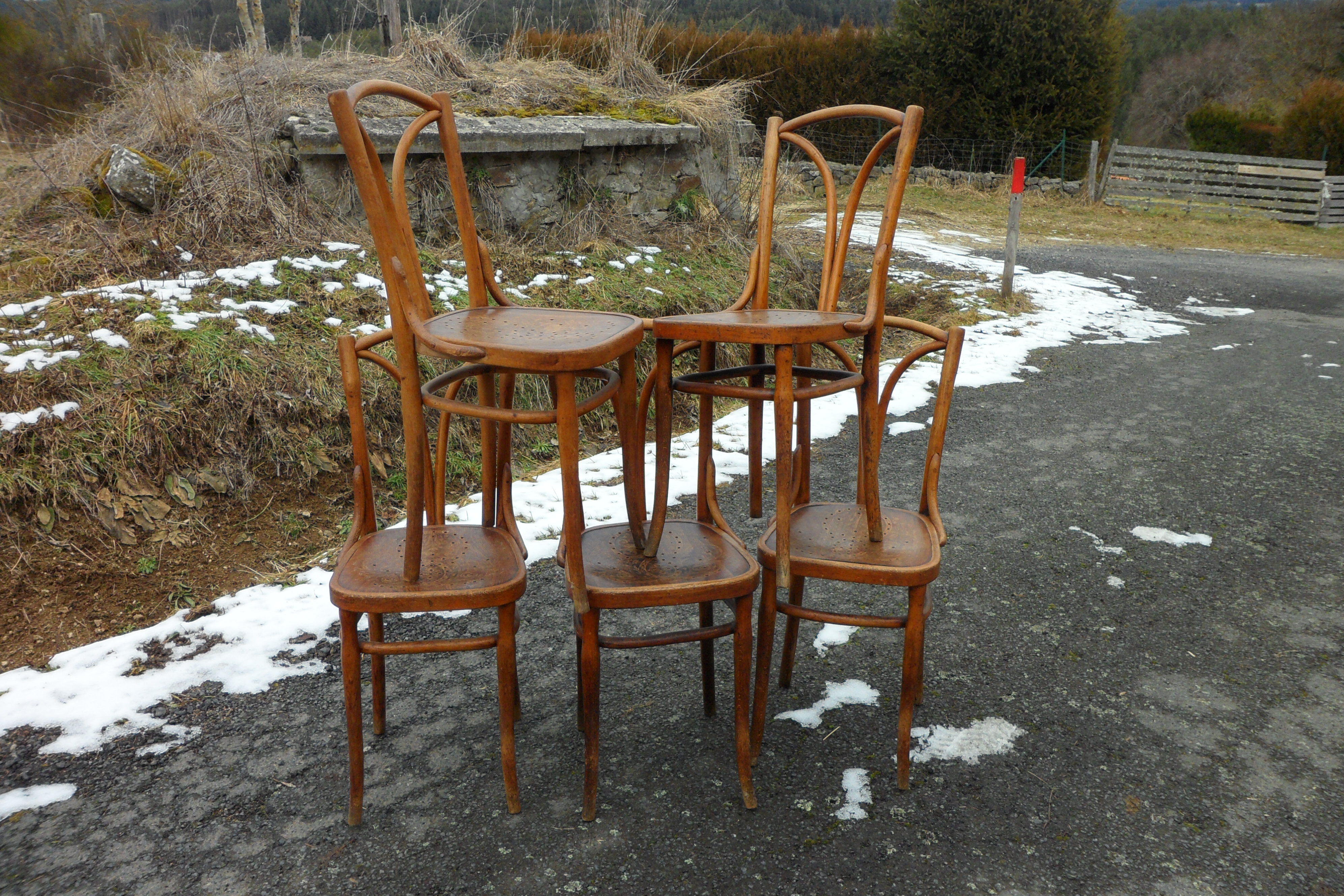 Set of 5 bistro chairs
