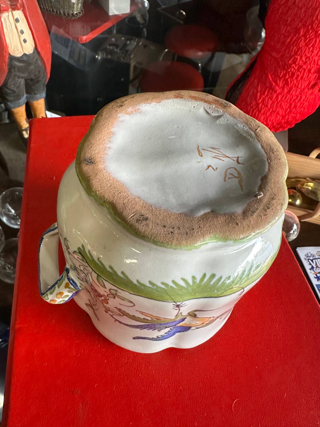 Pocket tray in moustiers