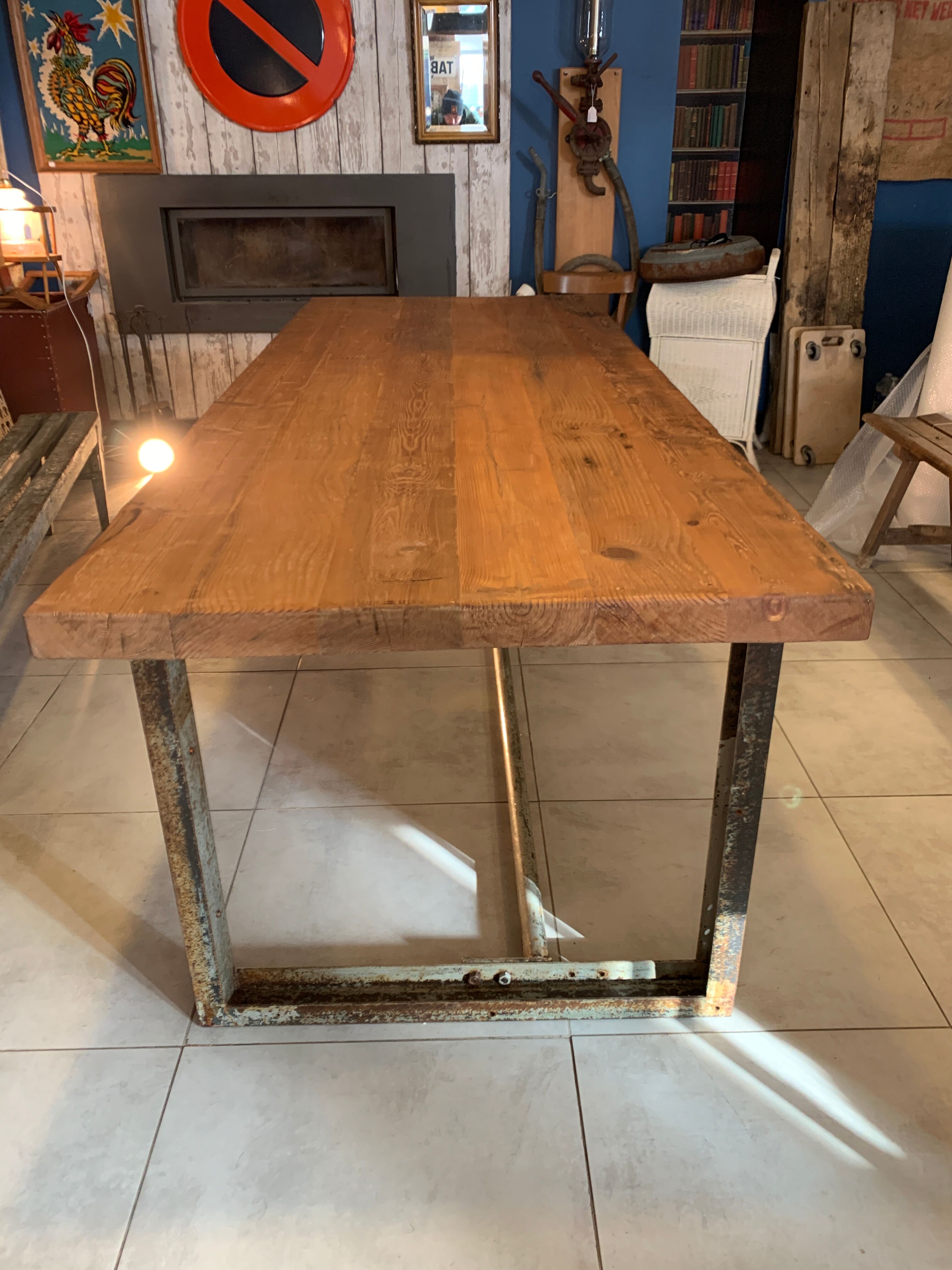Table industrielle