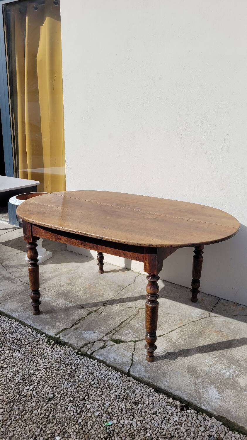 Oval Burgundy Farm Table in solid oak 19th