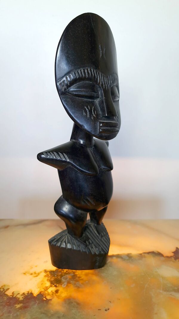 Poupée Ashanti en bois d'ébène