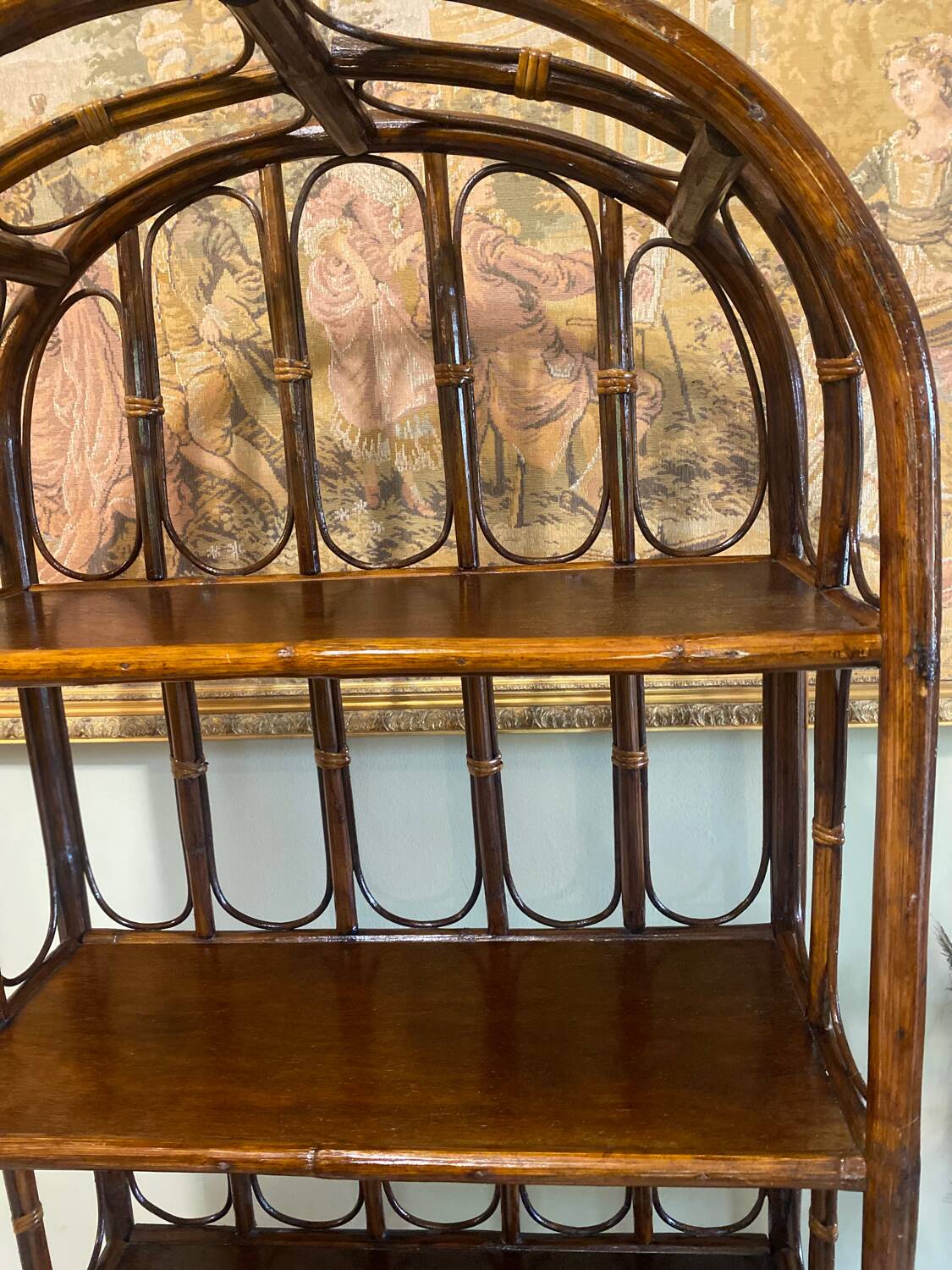 Étagère bibliothèque en rotin vintage