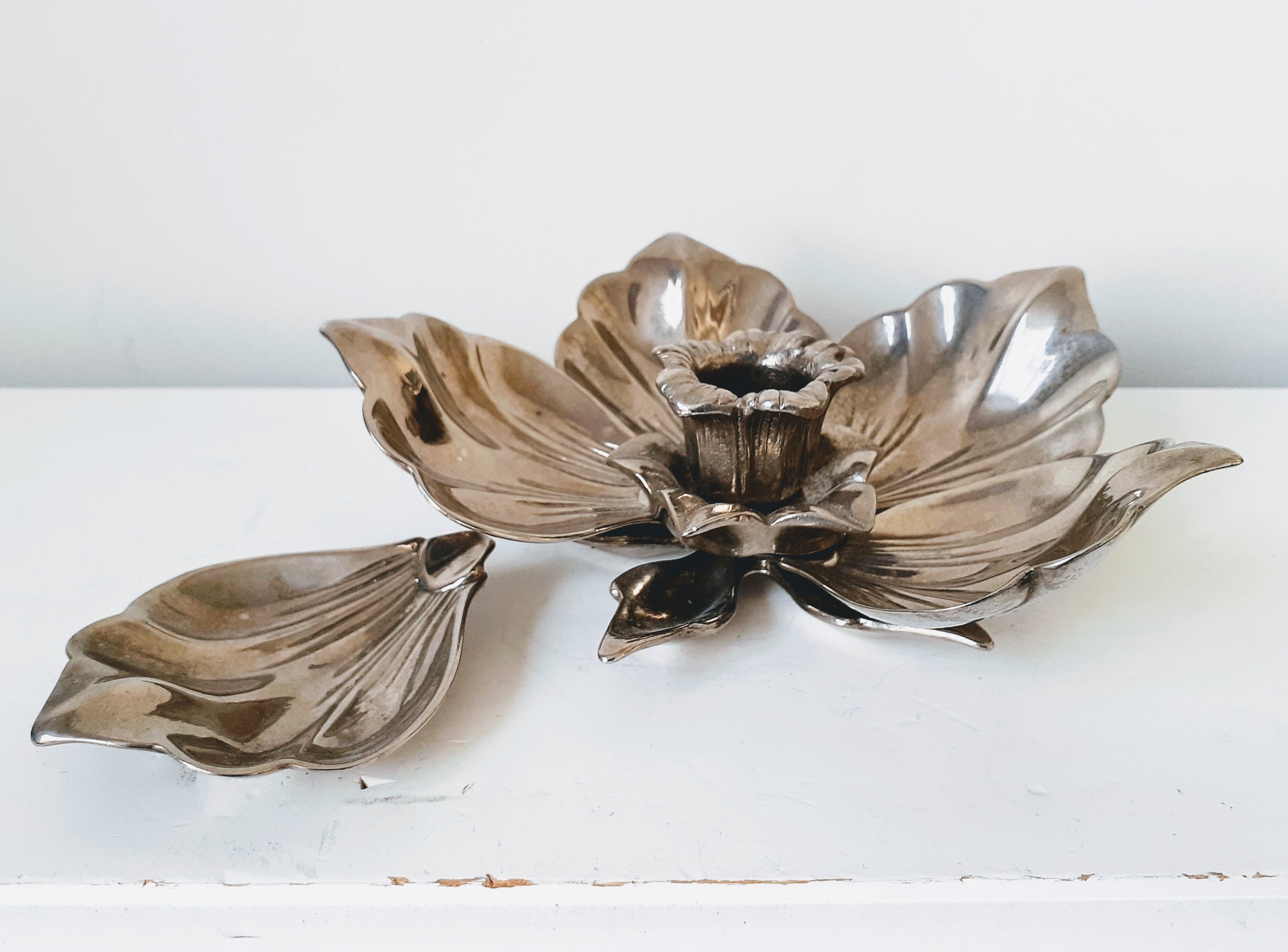 Flower ashtray candlestick