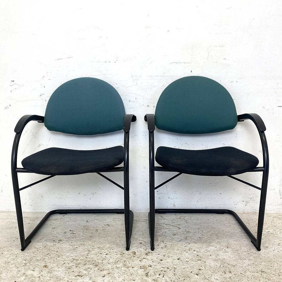 Paire de chaises modele onda édition vitra design mario bellini